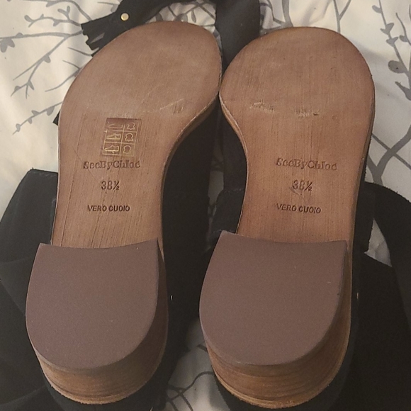 Sold: Gorgeous See by Chloe Pull-on Short Boots - Picture 2 of 6